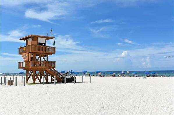 Sulla spiaggia, teli da spiaggia