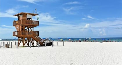 Footprints in the Sand managed by Beach Retreats FL Anna Maria Island