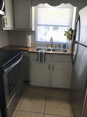 Fridge, microwave, oven, stovetop - Cottage 2 - Porch Bungalow (Fairhope)