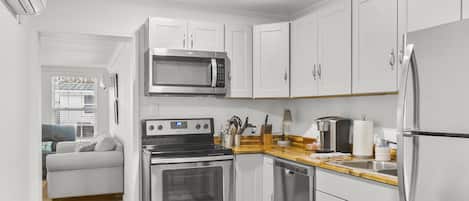 Stovetop, coffee/tea maker