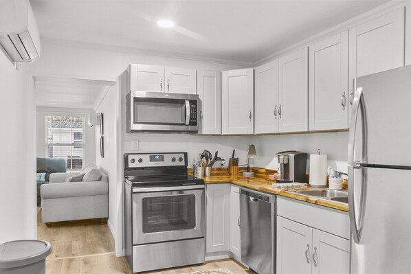 Stovetop, coffee/tea maker