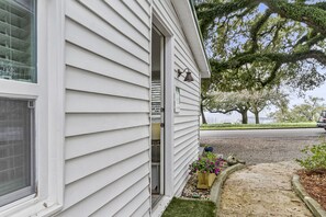 Exterior detail - Cottage 1 - Bayview Bungalow (Fairhope)