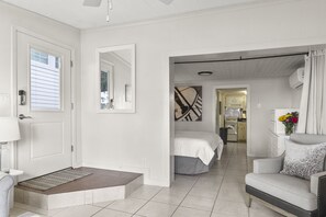 1 habitación, tabla de planchar con plancha, wifi y ropa de cama 