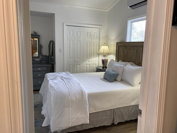 4 bedrooms, WiFi, bed sheets