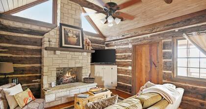 Private Hot Tub - Romantic Getaway - Golf Carts - Star Gazing
