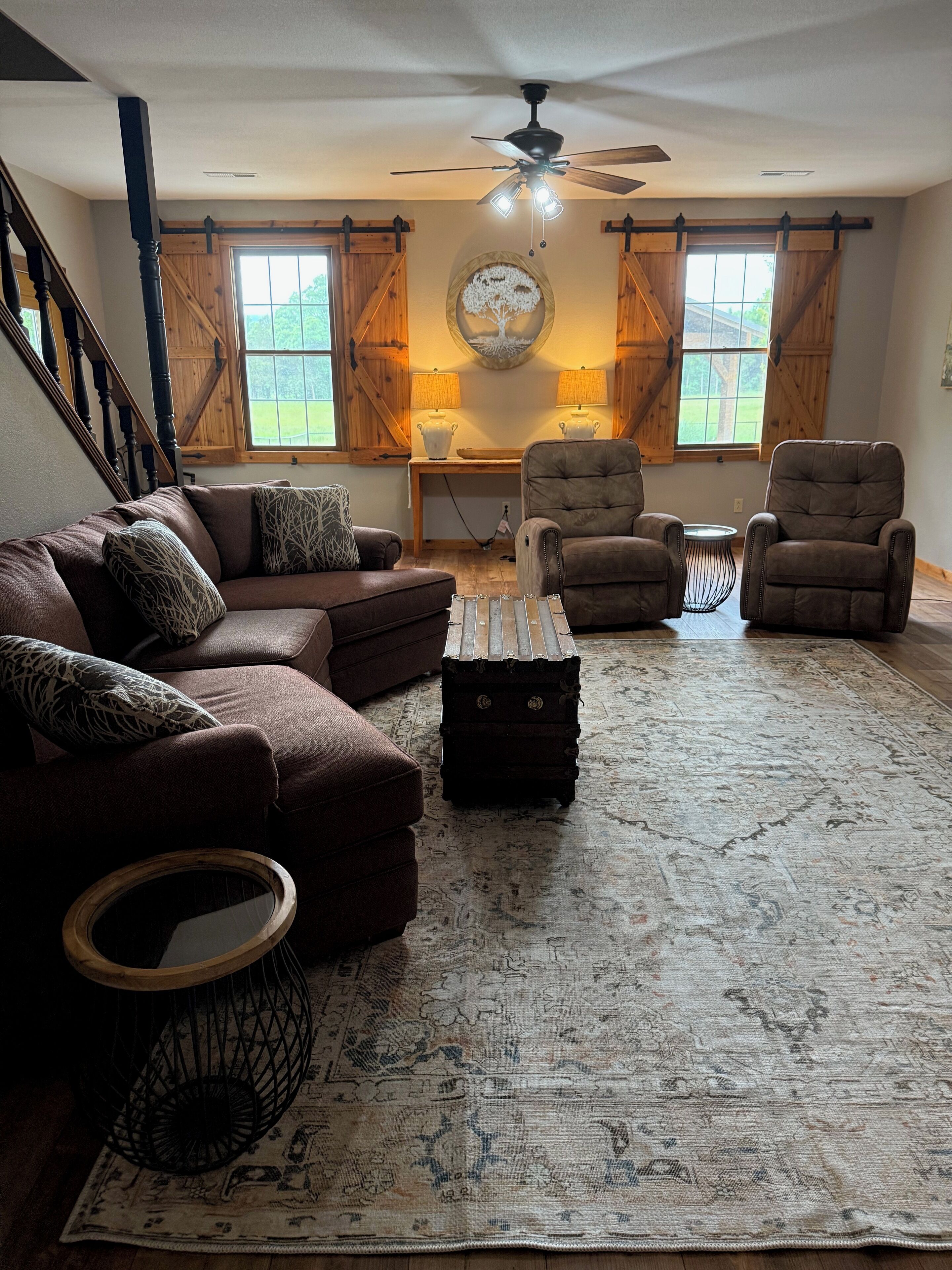 Smart-TV, DVD-Player, Bücher, Videothek