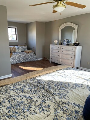 4 bedrooms, free WiFi, bed sheets - Bluebird Meadows with In-ground Pool and Hot Tub! 125 ACRES TO EXPLORE (Park Hills)