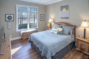 2 slaapkamers, een strijkplank/strijkijzer, gratis wifi, beddengoed