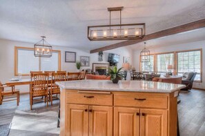 Interior - 12 sharc passes, game room in the garage, private hot tub, Perfect family vacation home! (Sunriver)