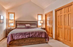 5 bedrooms, iron/ironing board, WiFi