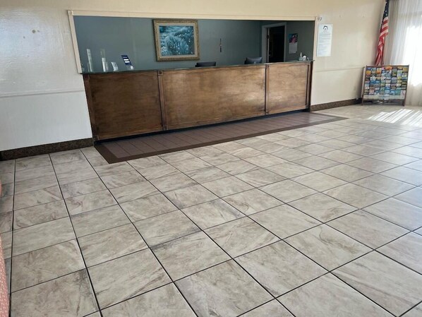 Lobby - Heritage Inn & Suites by Capital O Baton Rouge I 10 (Baton Rouge)
