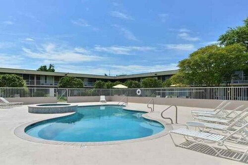 Heritage Inn & Suites by Capital O Baton Rouge I 10
