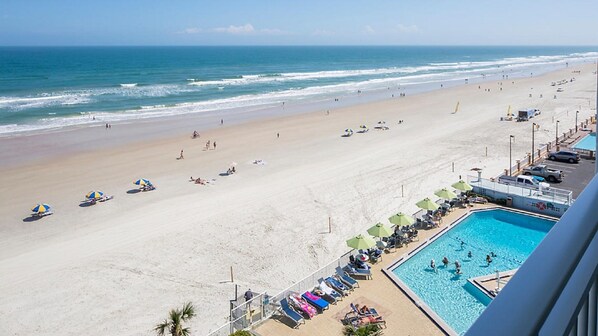 On the beach - The Luxurious Presidential Suite in Daytona Seabreeze (Daytona Beach)