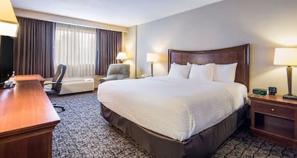 Cayuga Blu Hotel