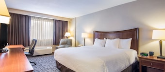 Cayuga Blu Hotel