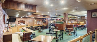Cayuga Blu Hotel
