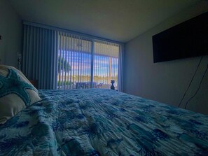 3 habitaciones, tabla de planchar con plancha y cuna de viaje