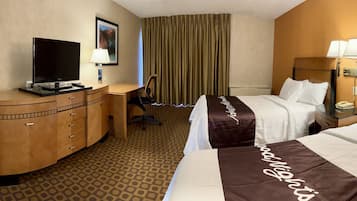 Meja, ruang kerja komputer riba, langsir/tirai gelap terus