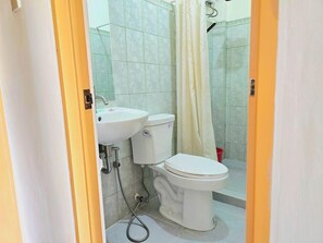 Bathroom - Bans Beach Resort (Boracay Island)