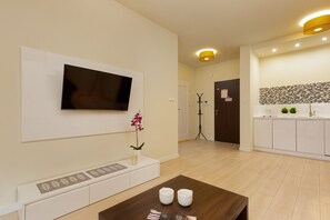 Apartment, 1 Bedroom, Balcony | Living room