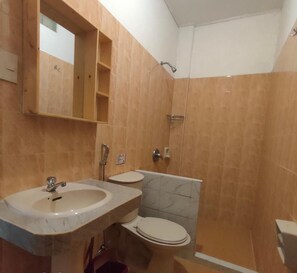 Bathroom - Sulu Plaza Beach Hotel (Boracay Island)