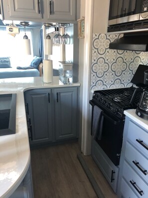 Microwave, oven, coffee/tea maker, cookware/dishes/utensils - Newly renovated RV  (Bonita Springs)