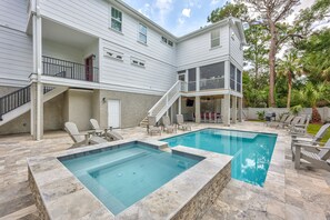 Outdoor pool, a heated pool