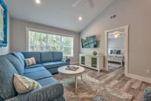 Smart-TV, Kamin, Tischtennisplatte, Bücher