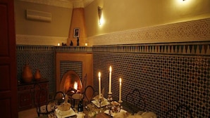 مطعم