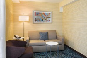 Living area - Fairfield INN Suites BY Marriott Paramus (Paramus)