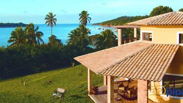 Travel cot, free WiFi, bed sheets