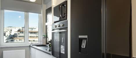 Frigorifero, microonde, forno, macchina per tè/caffè