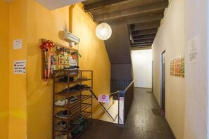 Interior - Cocoa Mews (George Town)