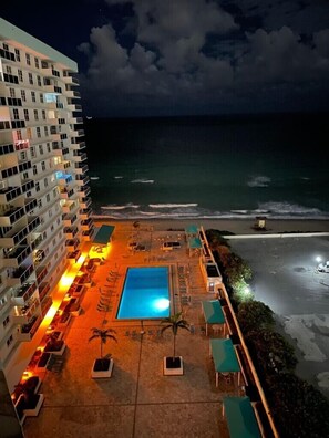 Piscina all'aperto, una piscina riscaldata