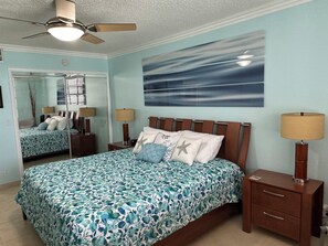 2 habitaciones, tabla de planchar con plancha y cuna de viaje 