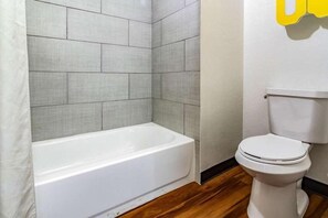 Bathroom - Extended Stay Pensacola (Pensacola)