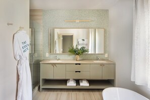 Bathroom - THE Ryder Hotel (Charleston)