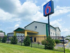 Exterior - Motel6 Lancaster, PA (Lancaster)