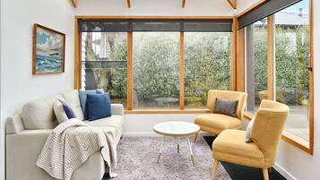 Phòng đơn | Khu phòng khách | TV màn hình phẳng