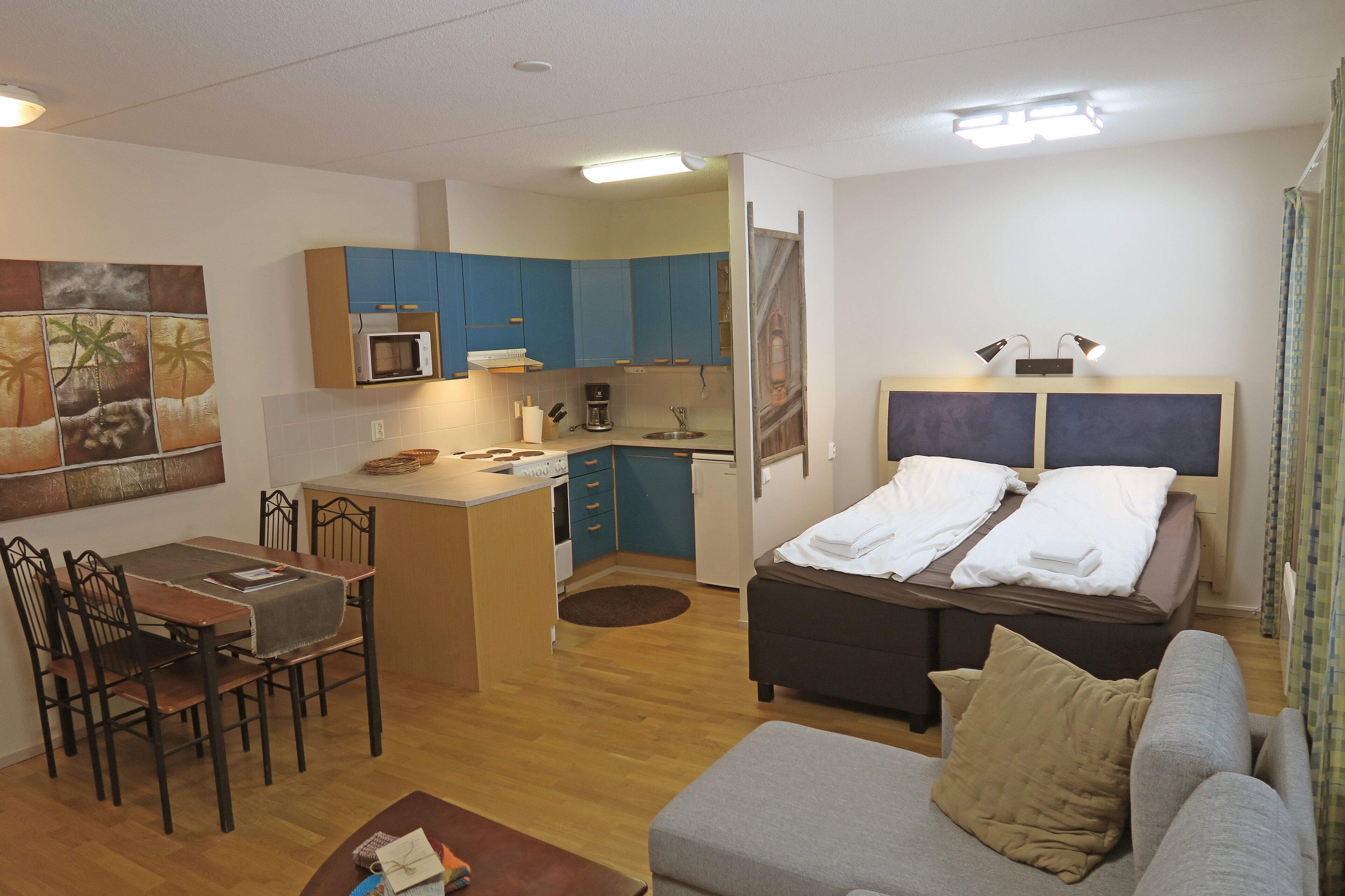 Standard Studio | Private kitchen | Fridge, microwave, oven, stovetop