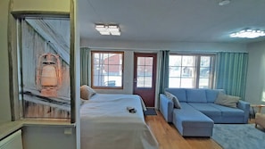 Standard-Studio | Wohnzimmer | 40-Zoll-LED-Fernseher mit Kabelempfang, Fernseher