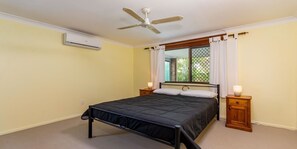 3 slaapkamers, een strijkplank/strijkijzer, gratis wifi