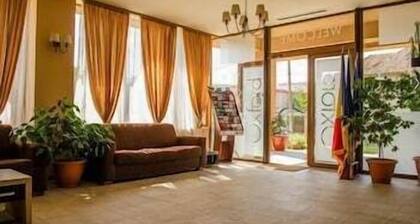 Oxford Inns & Suites