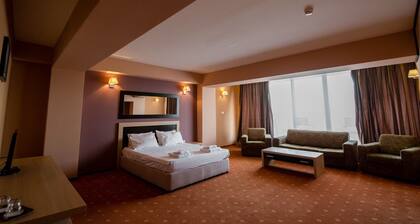 Oxford Inns & Suites