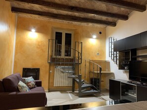 Flachbildfernseher, DVD-Player