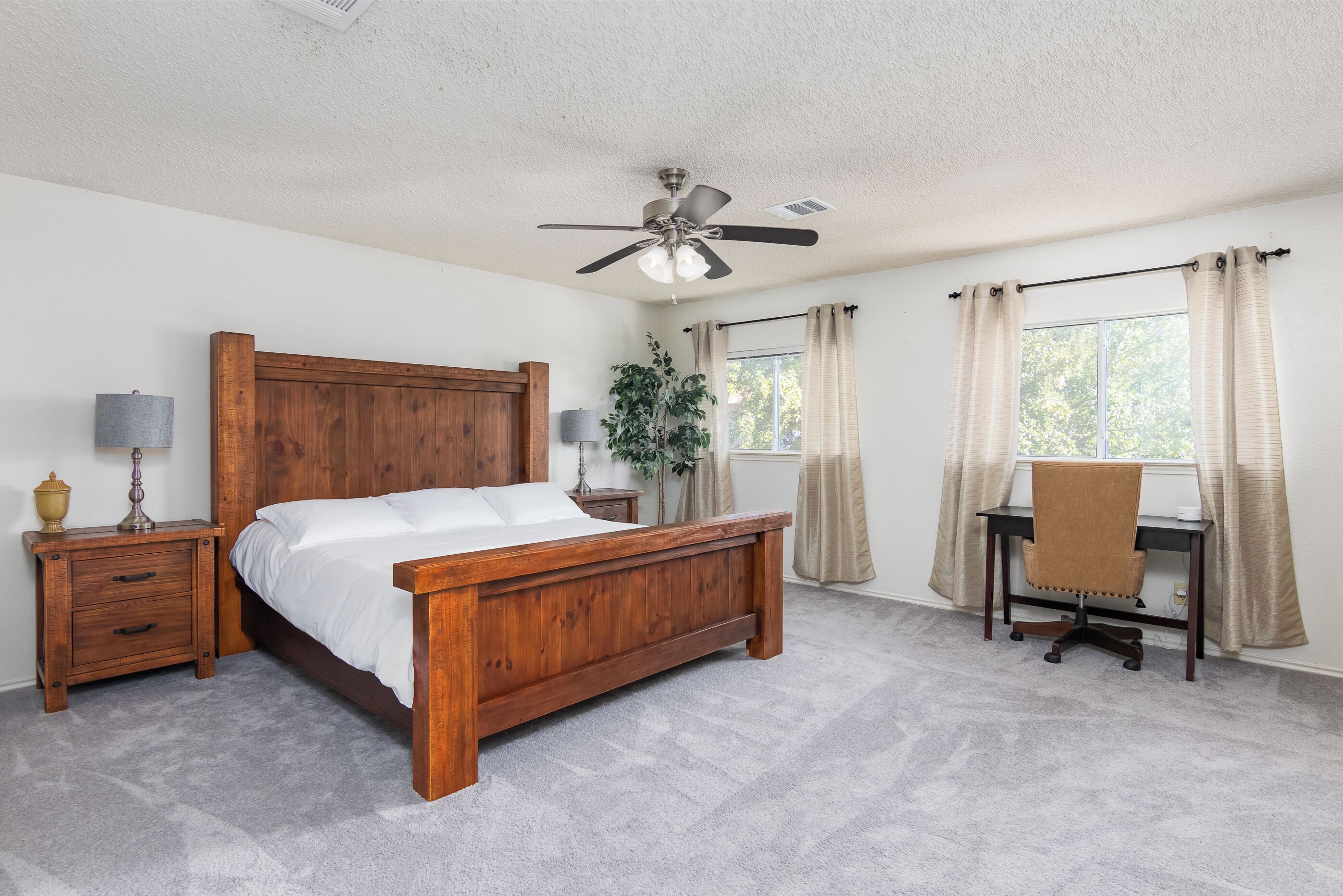 3 camere, una scrivania, ferro/asse da stiro, Wi-Fi gratuito