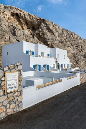 Exterior - Marianna (Santorini)