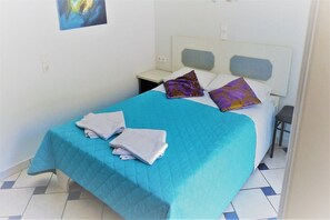 Room - Marianna Hotel (Santorini)