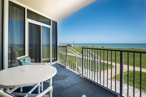 Terrace/patio - The Oceans- 3/3  Unit 103 - Breezy Beach Retreat (New Smyrna Beach)