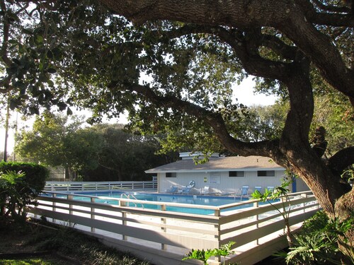 4305 Sea Woods Home 3/3.5 - Stay Salty, Sleep Happy